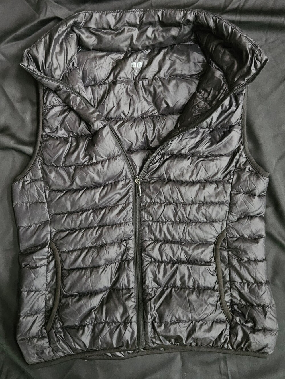 Uniqlo Ultralight Puffer Vest in Black Size Small